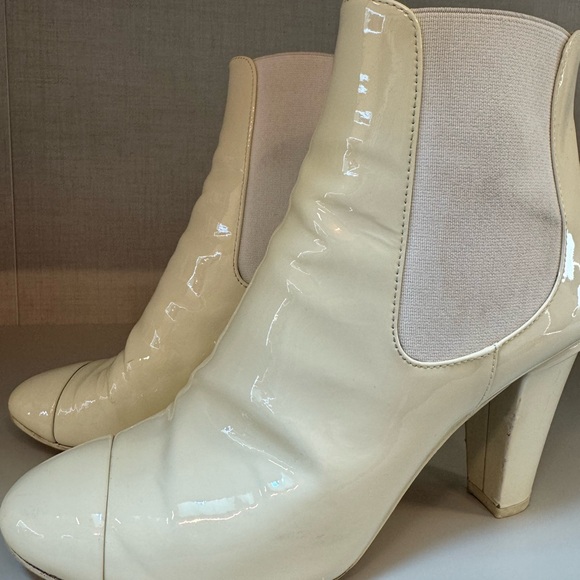 Pre-owned Chanel Patent White Ivory Booties ankle boots size 37 - Picture 6 of 7
